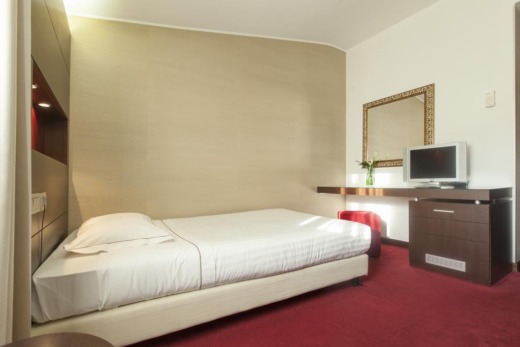 Inverigo Hotel Rum bild