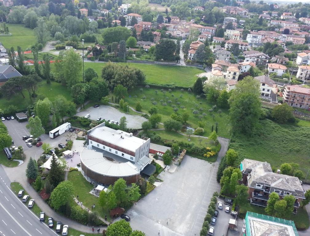 Inverigo Hotel Exteriör bild