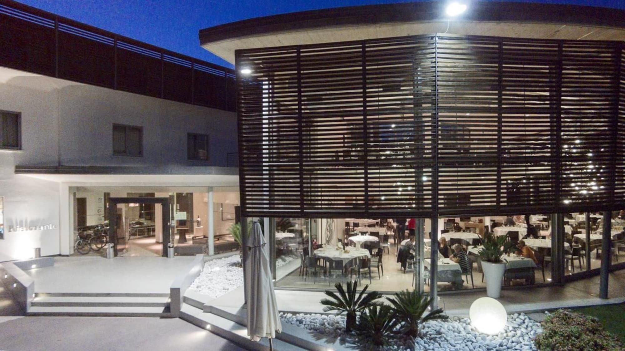Inverigo Hotel Exteriör bild