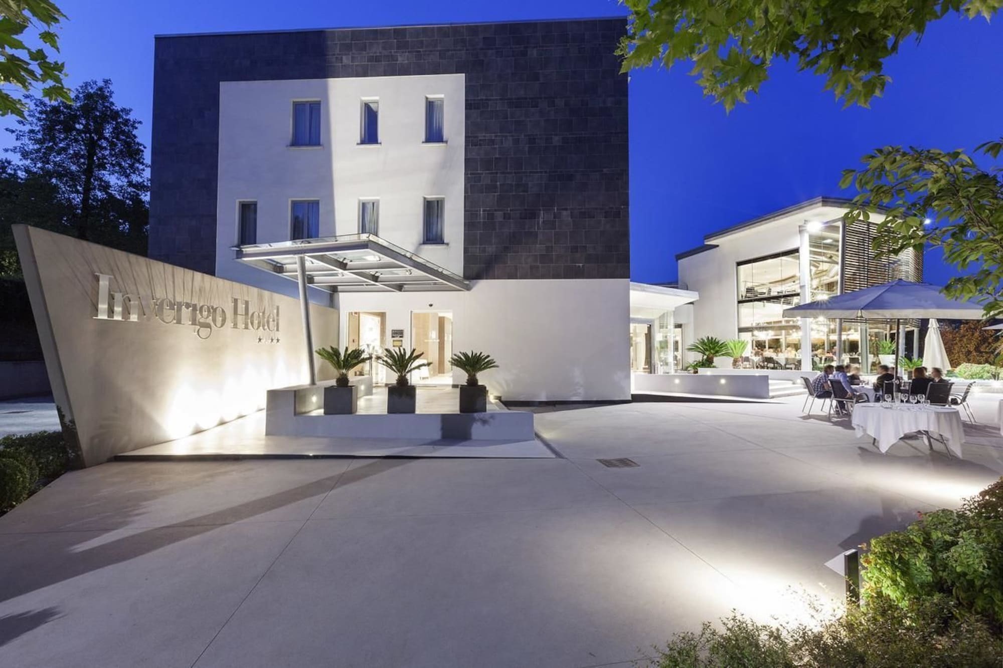 Inverigo Hotel Exteriör bild